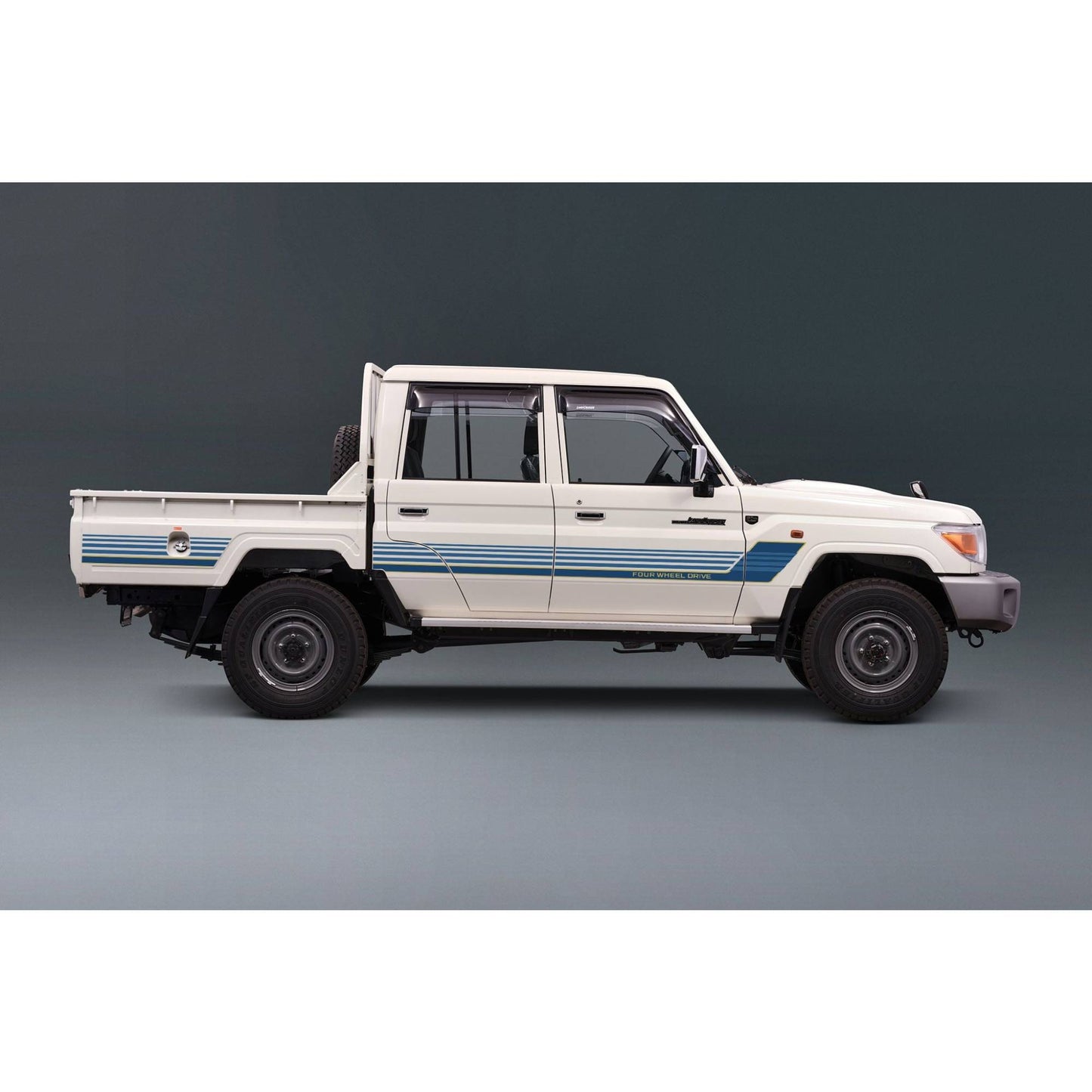 Decal Body Stripe Kit (Townsville) - 79 Series Dual Cab (2012-)