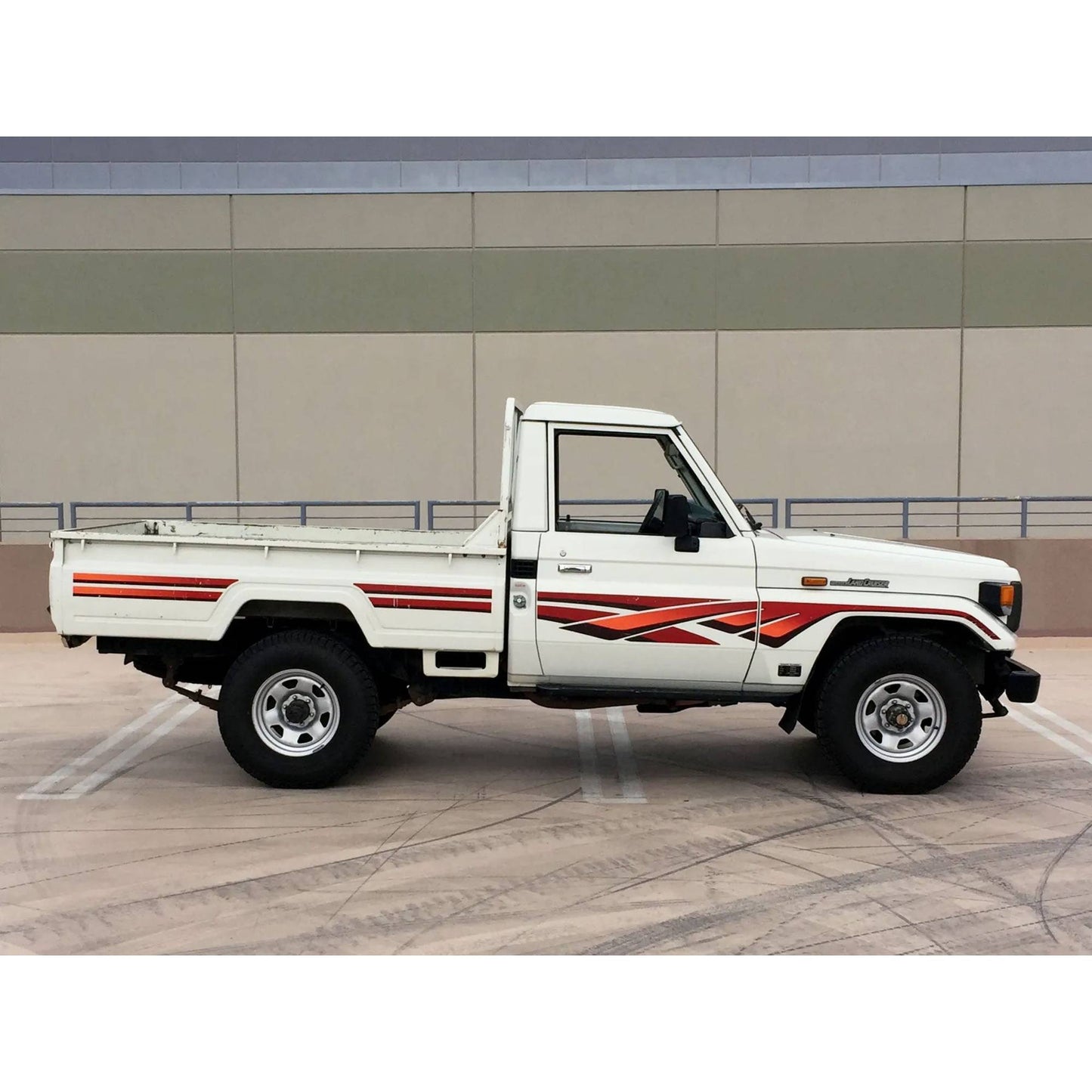 Decal Body Stripe Kit (Tenterfield) - 75 Series Single Cab (1985-1999)