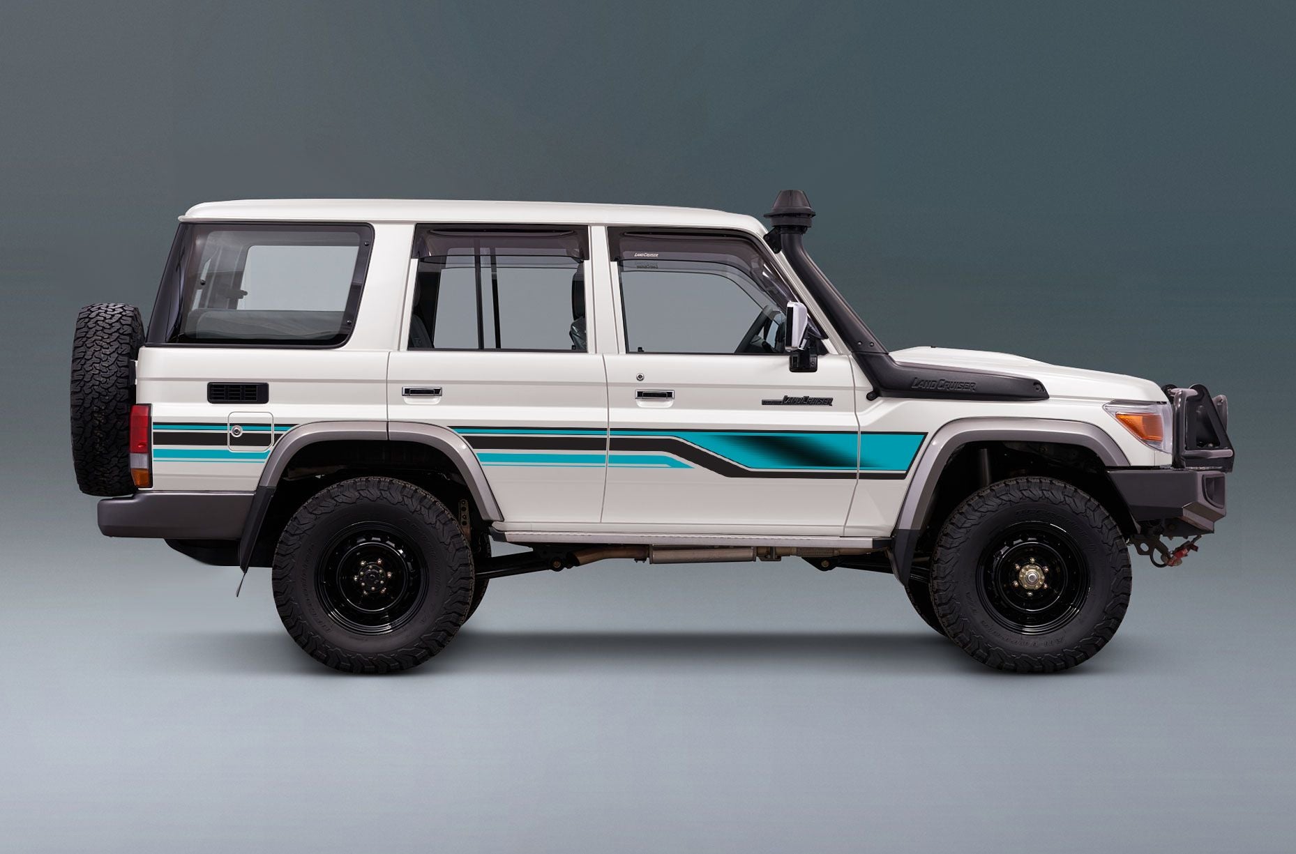 70 Series Land Cruiser Decal Body Stripe Kit (Mecca) - 76 Series (2007-)